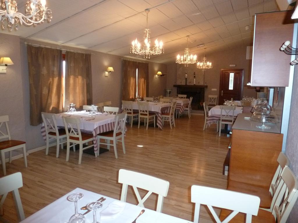 Hotel H Con Encanto Binefar Luaran gambar
