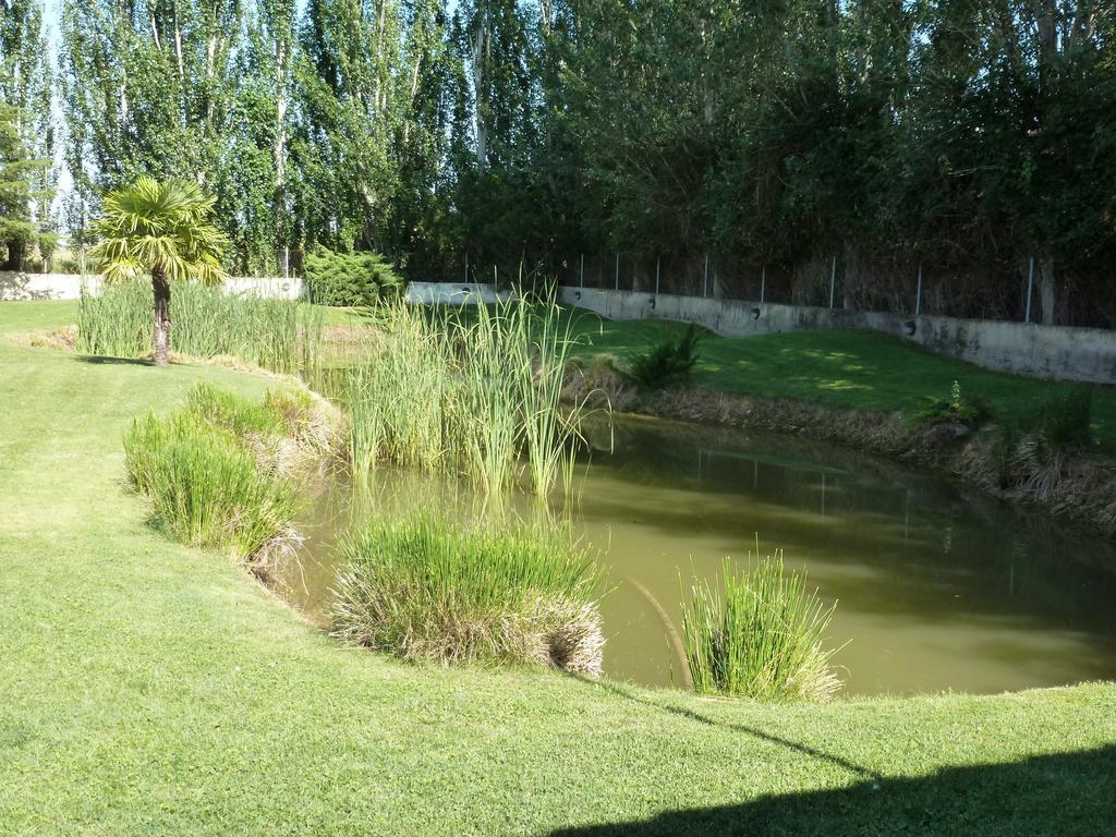 Hotel H Con Encanto Binefar Luaran gambar