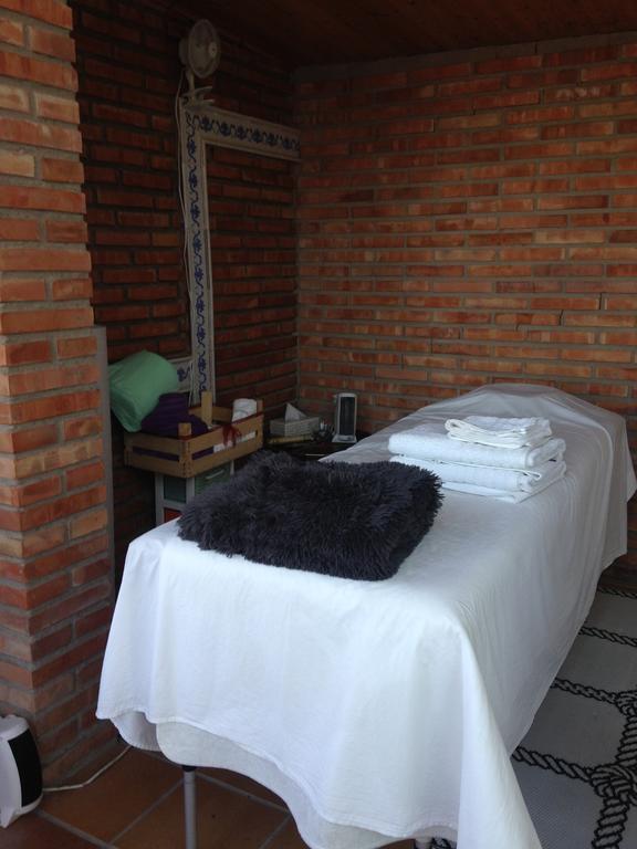 Hotel H Con Encanto Binefar Luaran gambar