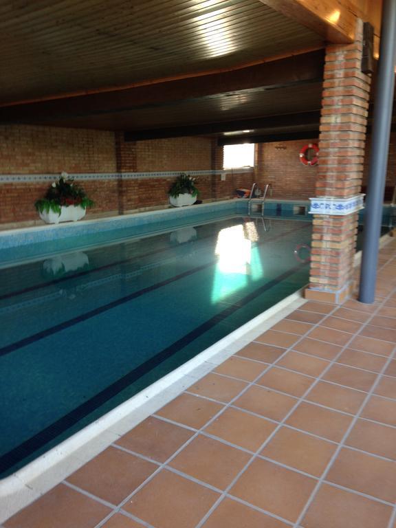 Hotel H Con Encanto Binefar Luaran gambar
