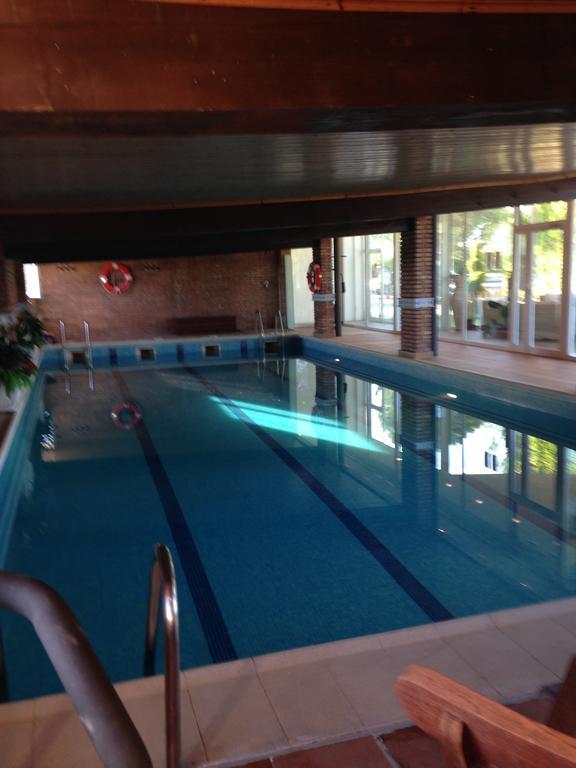 Hotel H Con Encanto Binefar Luaran gambar