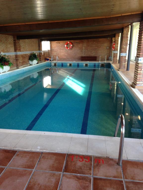 Hotel H Con Encanto Binefar Luaran gambar