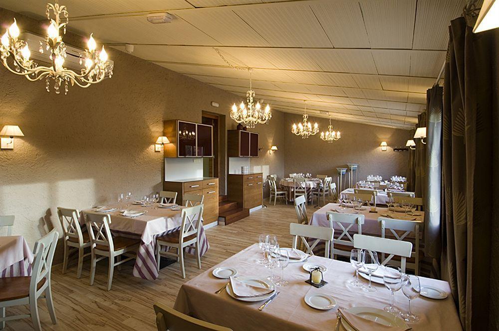 Hotel H Con Encanto Binefar Luaran gambar