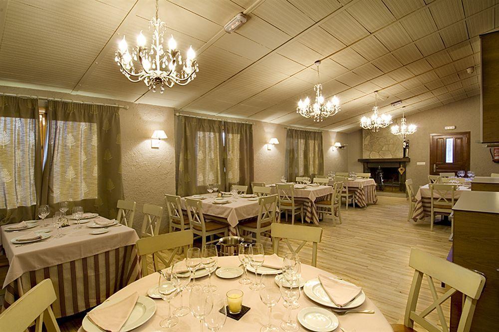 Hotel H Con Encanto Binefar Luaran gambar