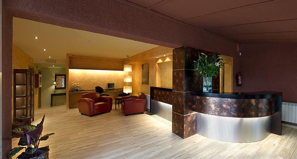 Hotel H Con Encanto Binefar Luaran gambar
